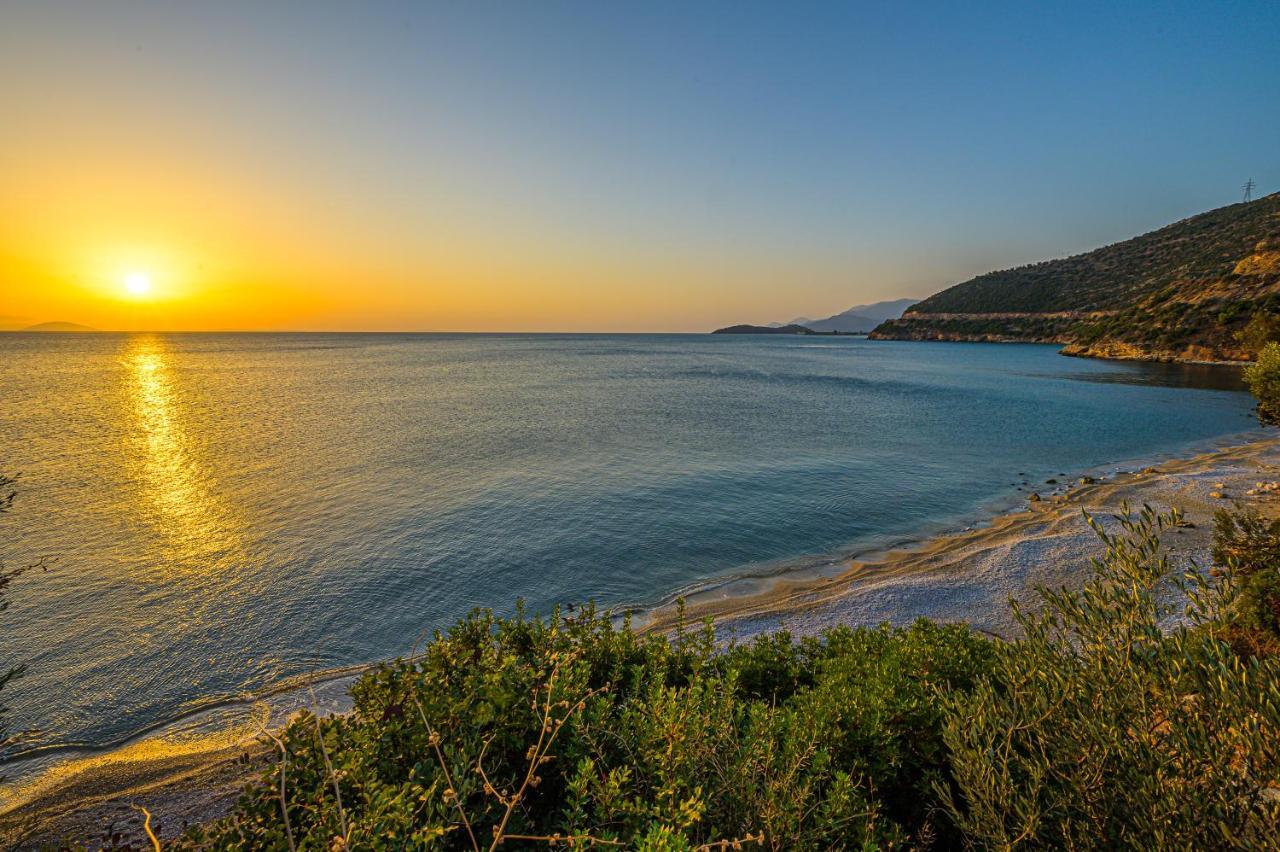 Paralio Astros Beachfront Suites Xiropigado Dış mekan fotoğraf