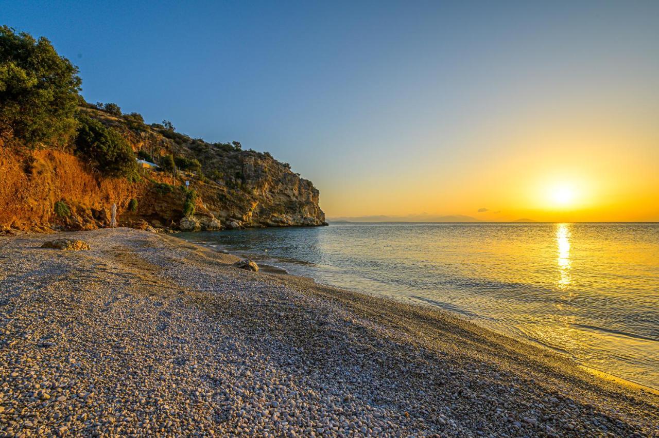 Paralio Astros Beachfront Suites Xiropigado Dış mekan fotoğraf